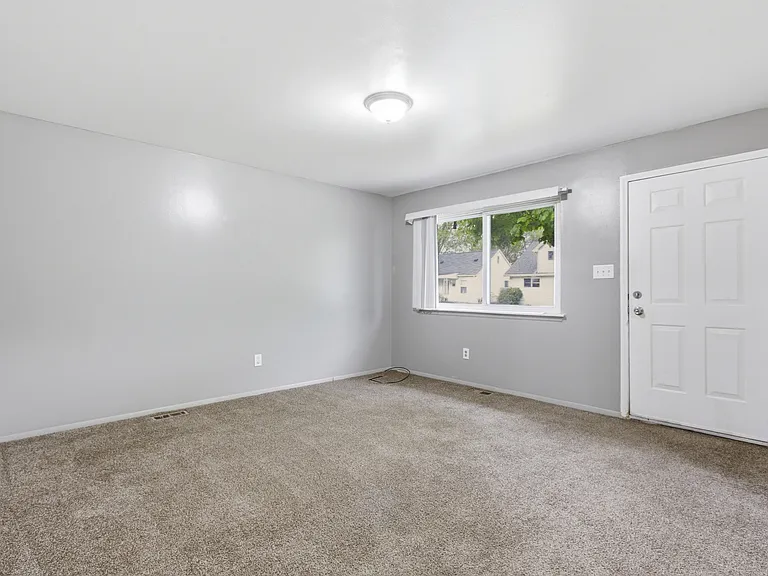 7044 Hudson Ave — Photo 3