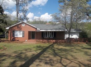 1102 Wray Rd, Wray, GA 31798