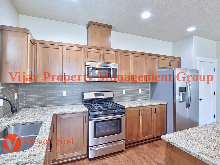 410 SW Basilone Ter — Photo 6