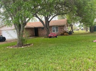 111 County Road 412, Beeville, TX 78102