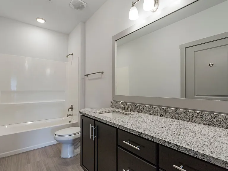 Heritage East Apartments — Photo 11