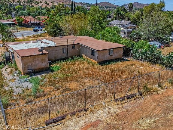 4th image of 7081 Valley Way