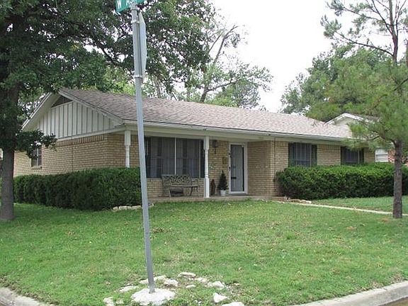 2nd image of 1308 N Rose Dr