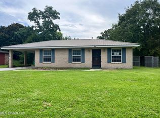 1603 Cherokee St, Pascagoula, MS 39581