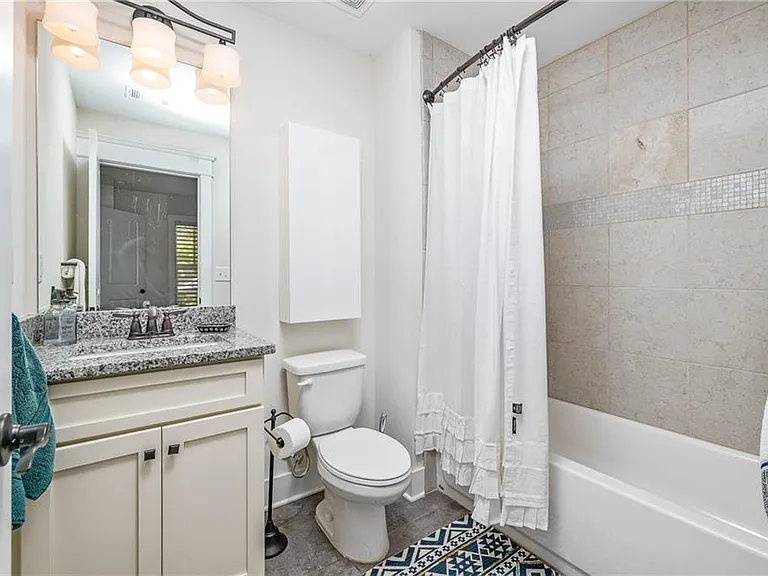 1333 Oakview Rd — Photo 20