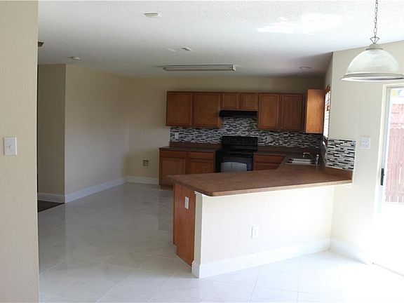 5th image of 164 Jefferson Dr