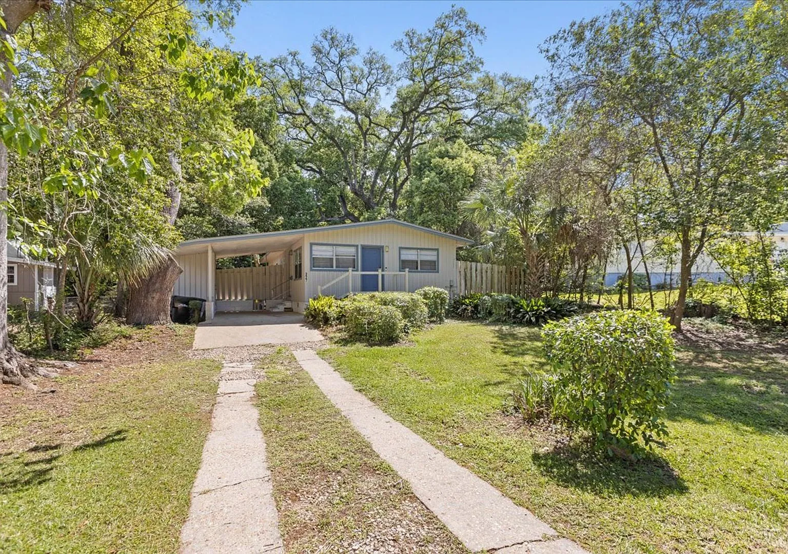 3 Bedroom House Less than a Mile from FSU! Available August 2027 — Photo 4