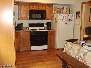 2nd image of 410 Boston Ave