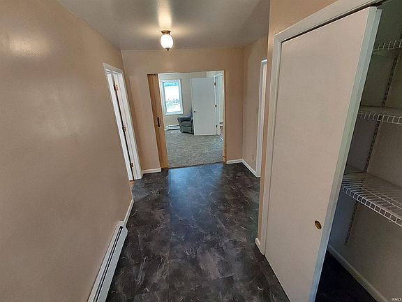 3rd image of 301 Twin Oaks Dr