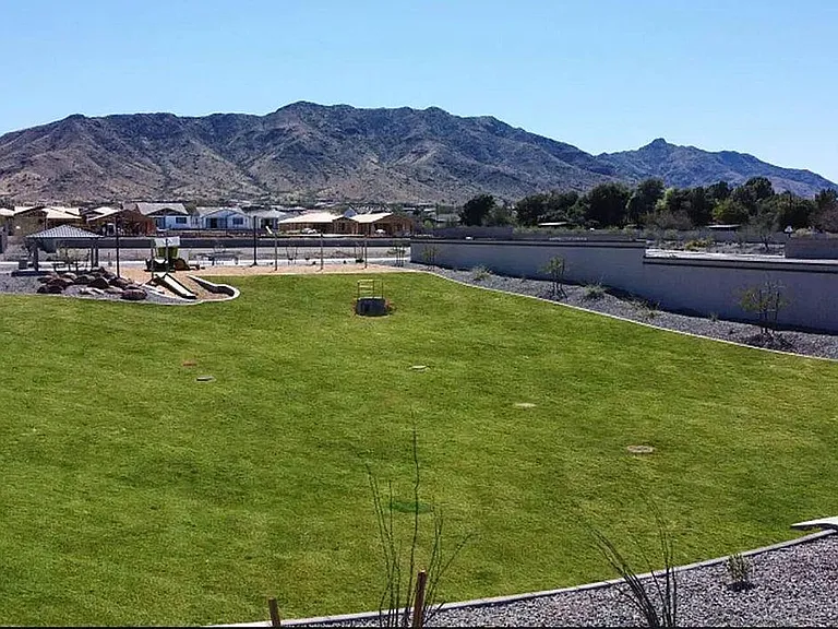 1654 W La Mirada Dr — Photo 2