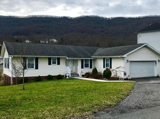 613 Summit St, Bluefield, VA 24605