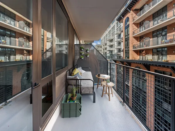 148 1st Street image 138 of 204