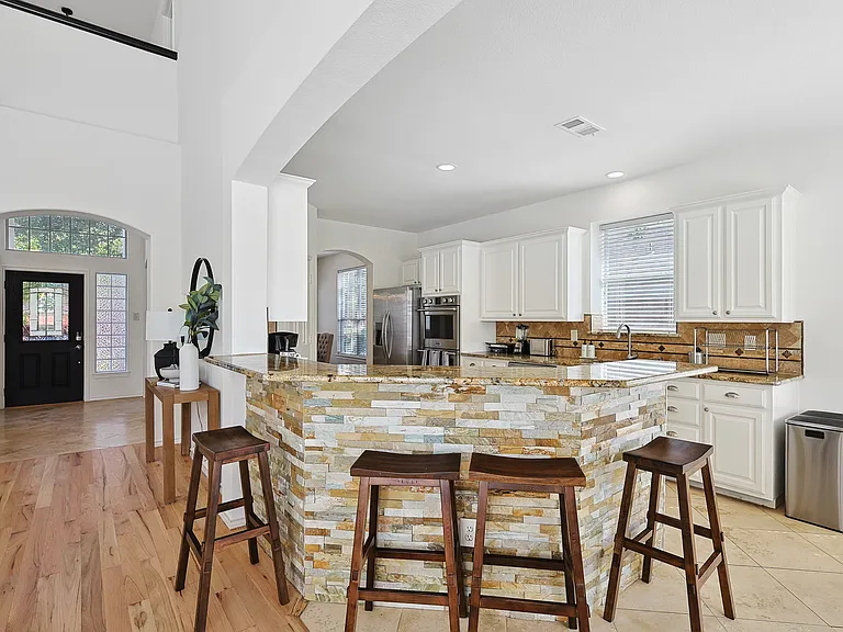 12013 Creek Point Dr — Photo 7
