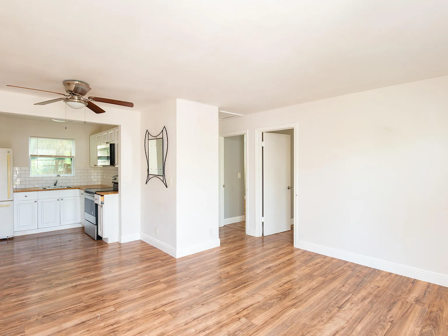2 bed, 1.0 bath, 850 sqft, $2,000 — Photo 2