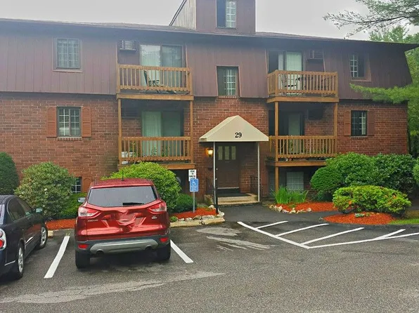 29 Old Hackett Hill Rd APT 2E, Manchester, NH 03102
