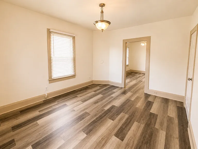 1009 Jackson Ave #1 — Photo 2