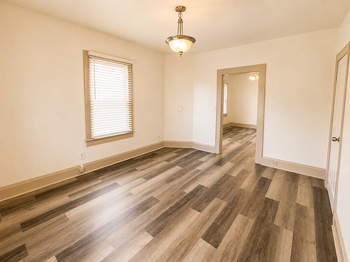 Building Photo - 1009 Jackson Ave #1