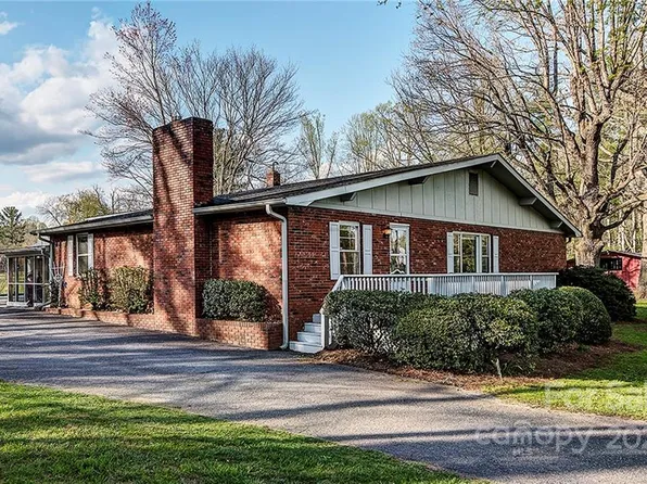 80 Old Turnpike Rd, Mills River, NC 28759
