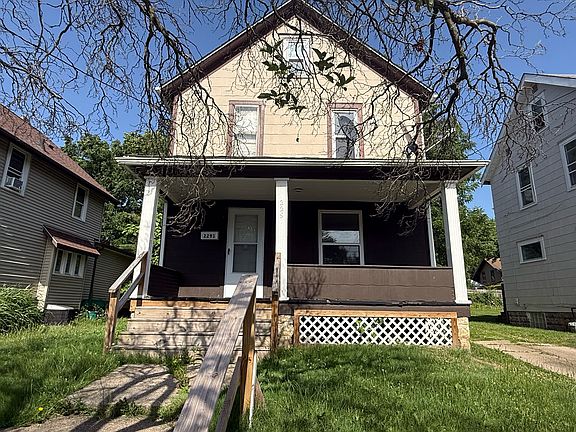 2nd image of 2291 11th St SW