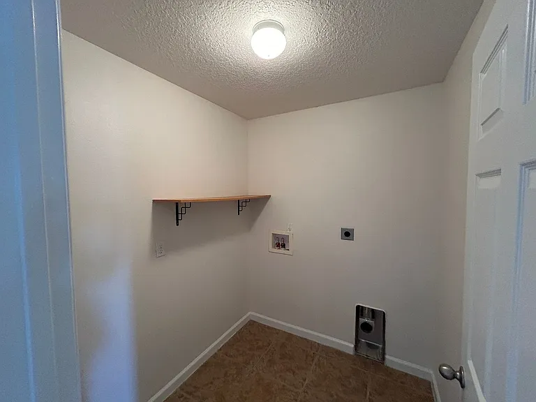 2700 Revolution St #103 — Photo 46
