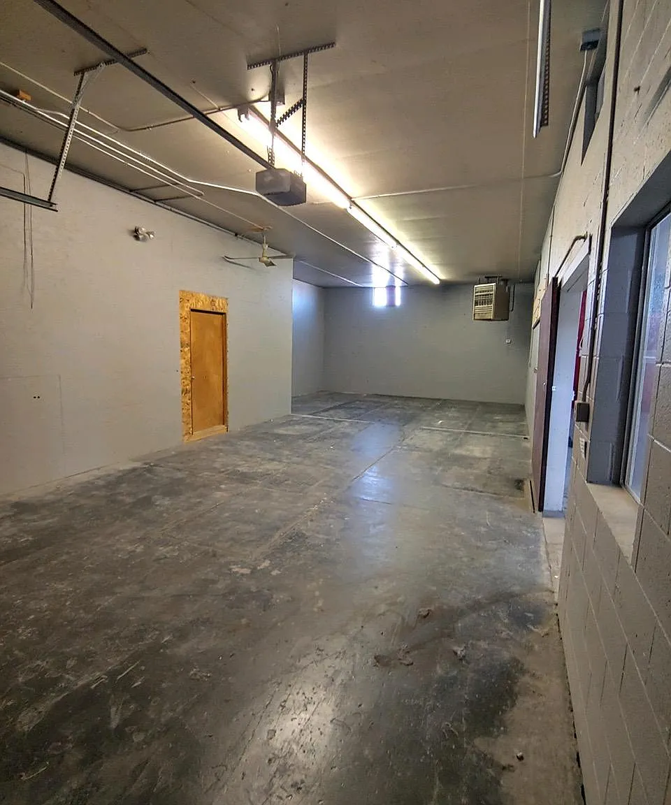 2 bed, 1.5 bath, 6000 sqft, $2,800 — Photo 2