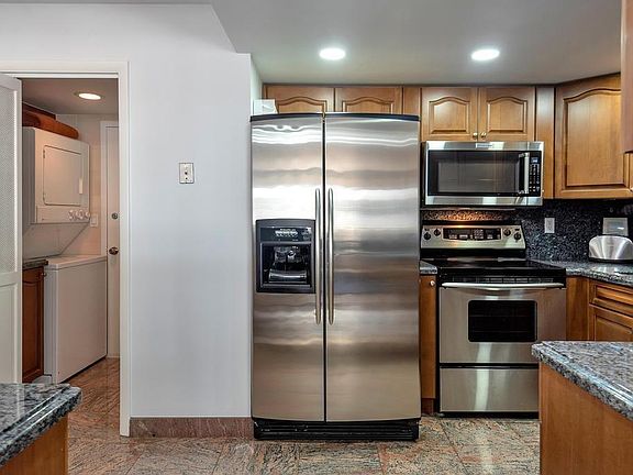 5th image of 4020 Galt Ocean Dr #B