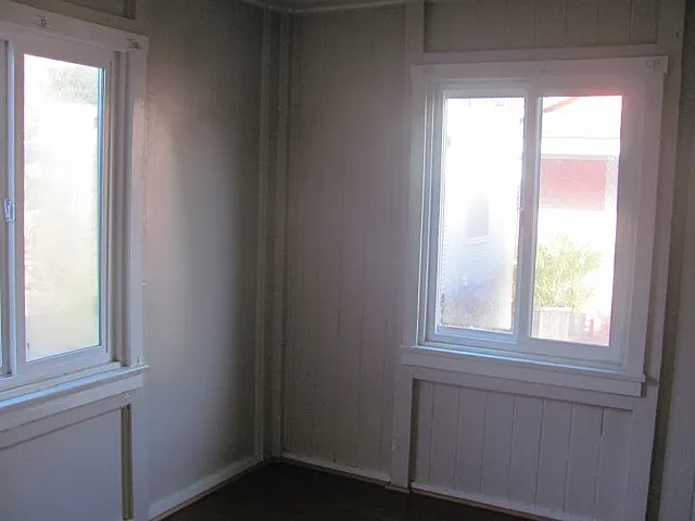 182 Brook St — Photo 8