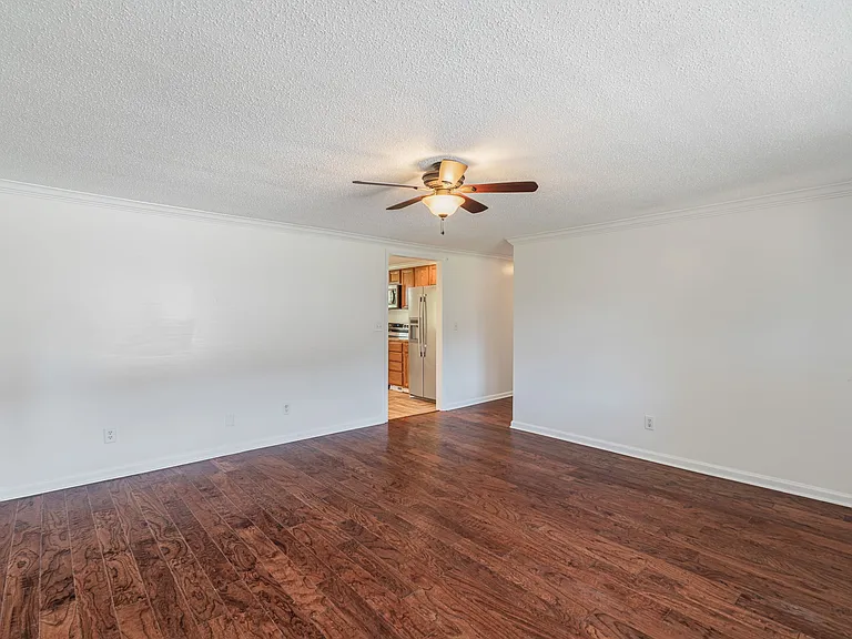 1229 Everett Rd — Photo 10