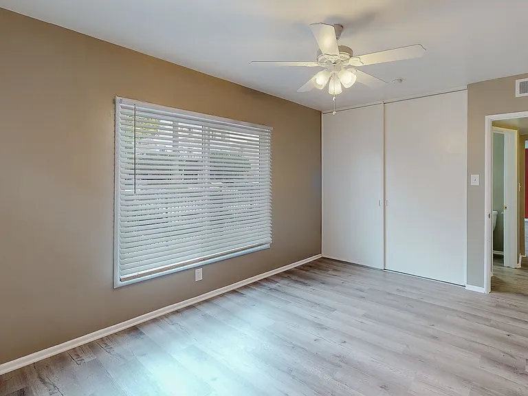 1818 N Kingsley Dr — Photo 26