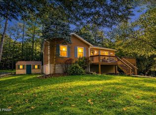 1028 Rolling Hills Dr, Lake Ariel, PA 18436