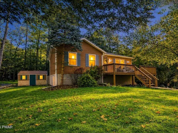 1028 Rolling Hills Dr, Lake Ariel, PA 18436