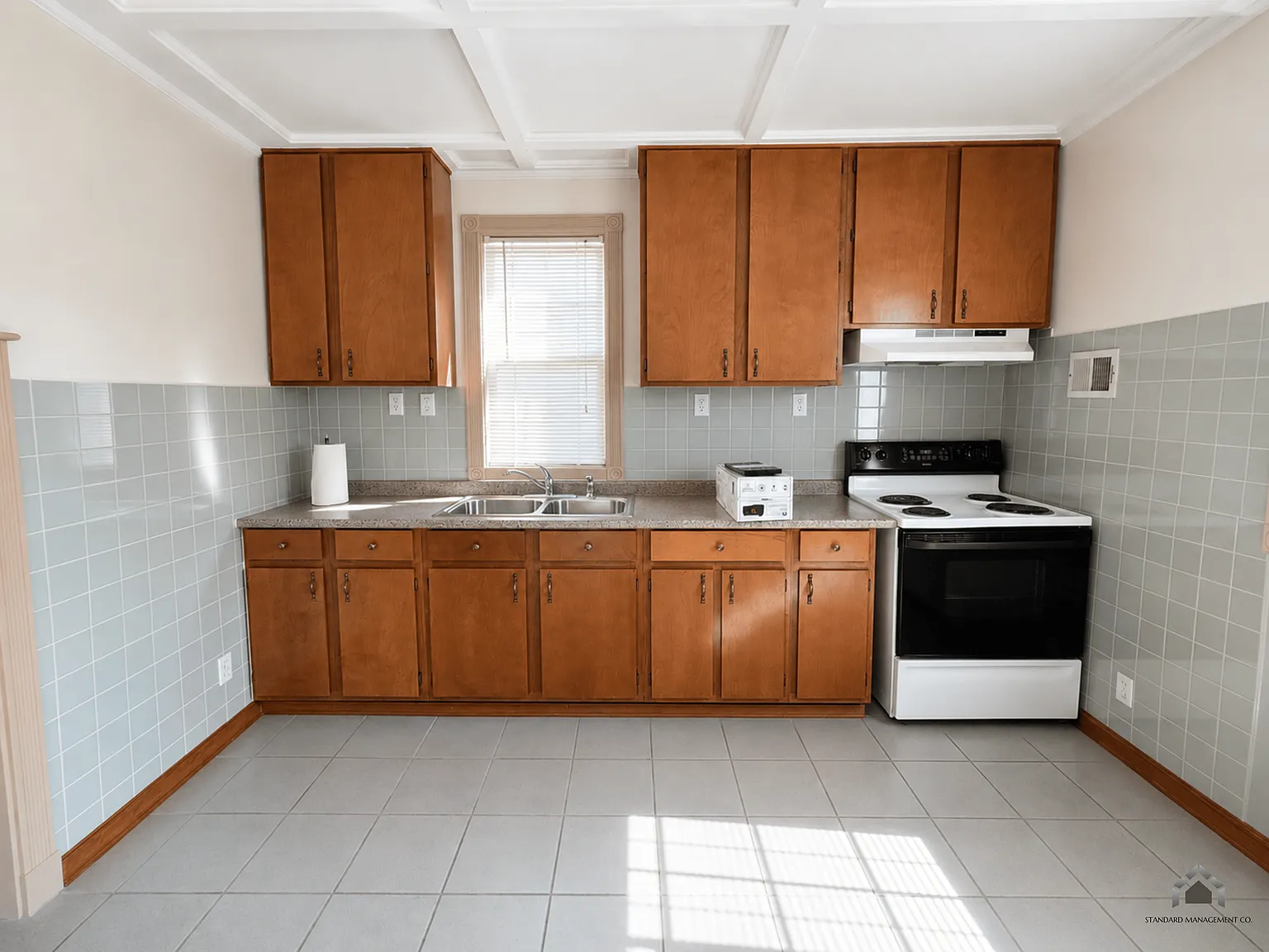 3 bed, 1.5 bath, 1075 sqft, $2,100 — Photo 3