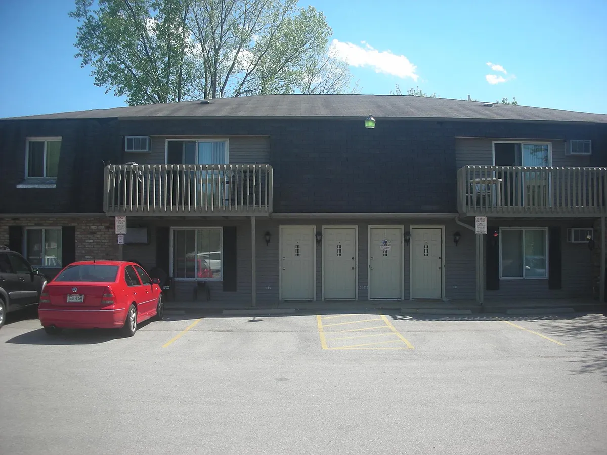 Building Photo - 10700 W Grange Ave