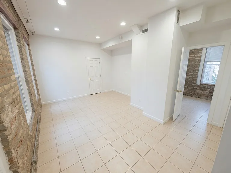 1228 N Cleaver St #2M — Photo 2