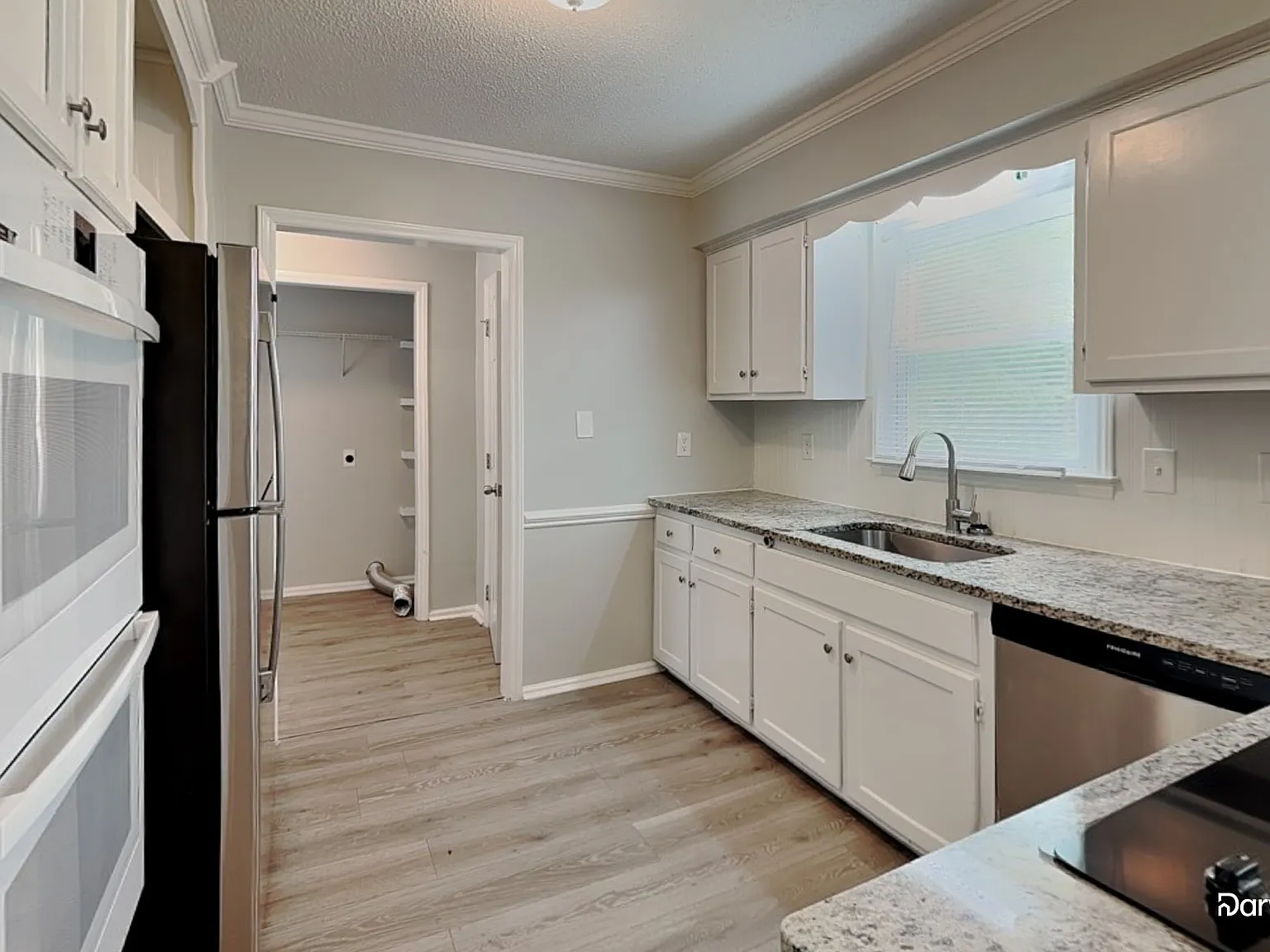 3 bed, 2.5 bath, 1432 sqft, $1,885 — Photo 2