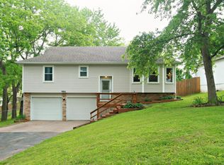 5884 S Lilac Ln, Battlefield, MO 65619