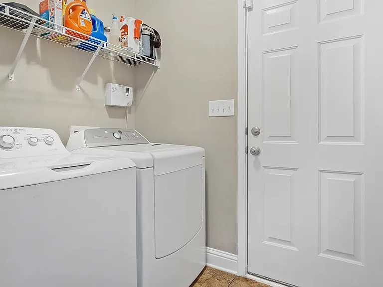 2492 Bentridge Dr W — Photo 14