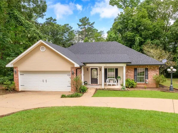 3221 Skyline Dr, Pineville, LA 71360