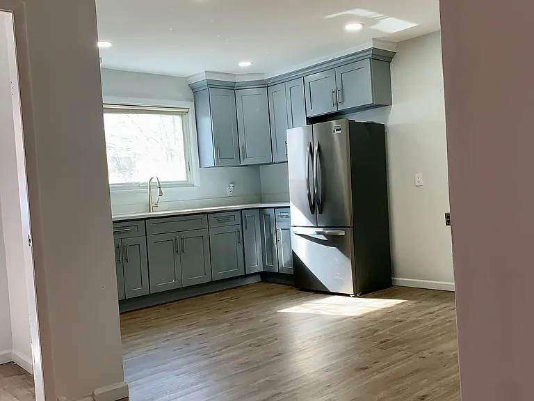 336 Scranton Ave #1 — Photo 9