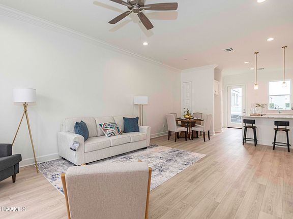 4th image of 1510 Kaliste Saloom Rd #405