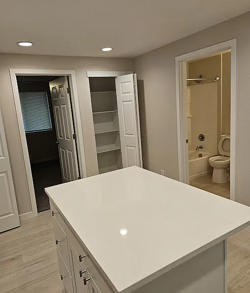 721 Collyer St #1 — Photo 15
