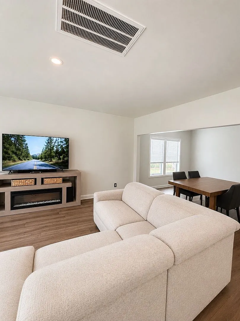 3 bed, 2.5 bath, 1986 sqft, $2,750 — Photo 4