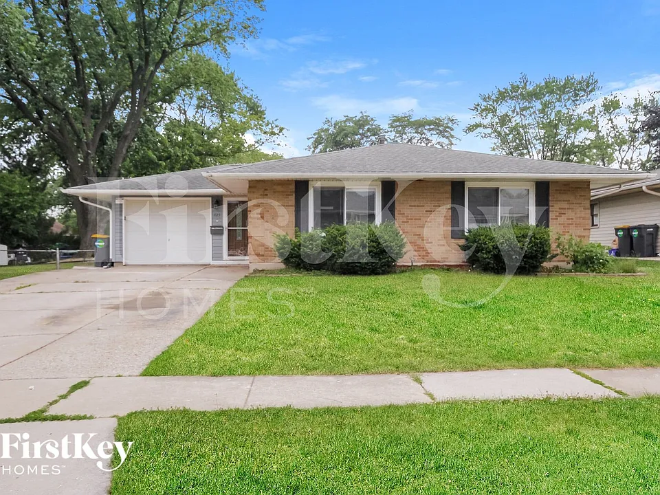 823 Oriole Dr