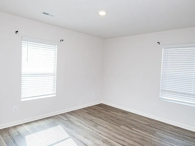 121 Maple Spring Trl — Photo 16