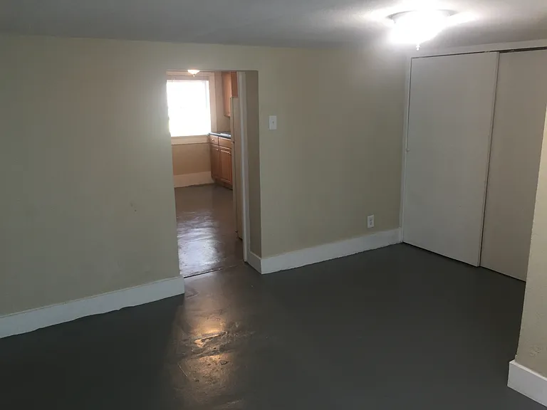 5000 Loyola Ave — Photo 11