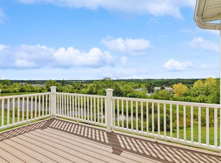 388 S Stone Ridge Dr, Lake Geneva, WI 53147