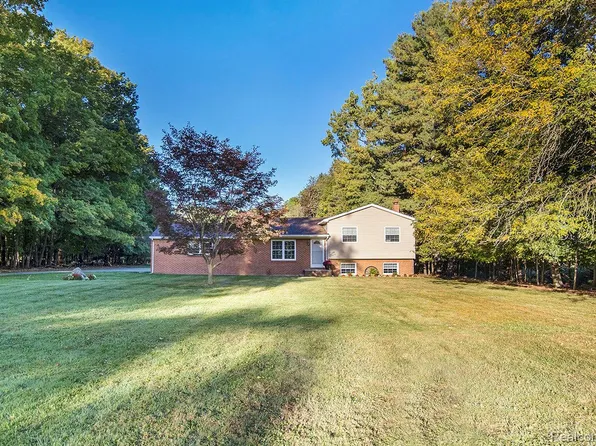 2486 Bowman Rd, Imlay City, MI 48444