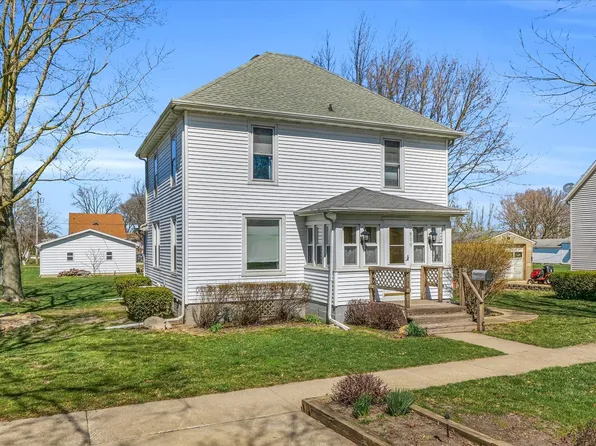 919 E Center St, Paxton, IL 60957