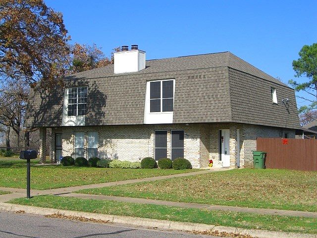 1st image of 1315 Lovell Dr