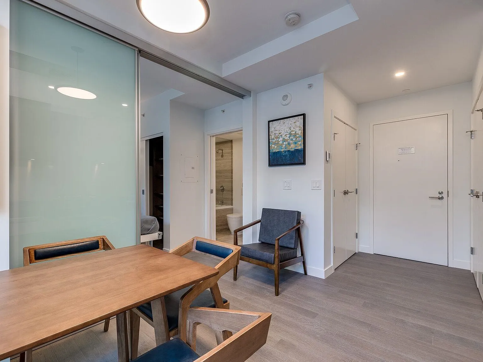 1 bed, 403 sqft, $2,450 — Photo 2